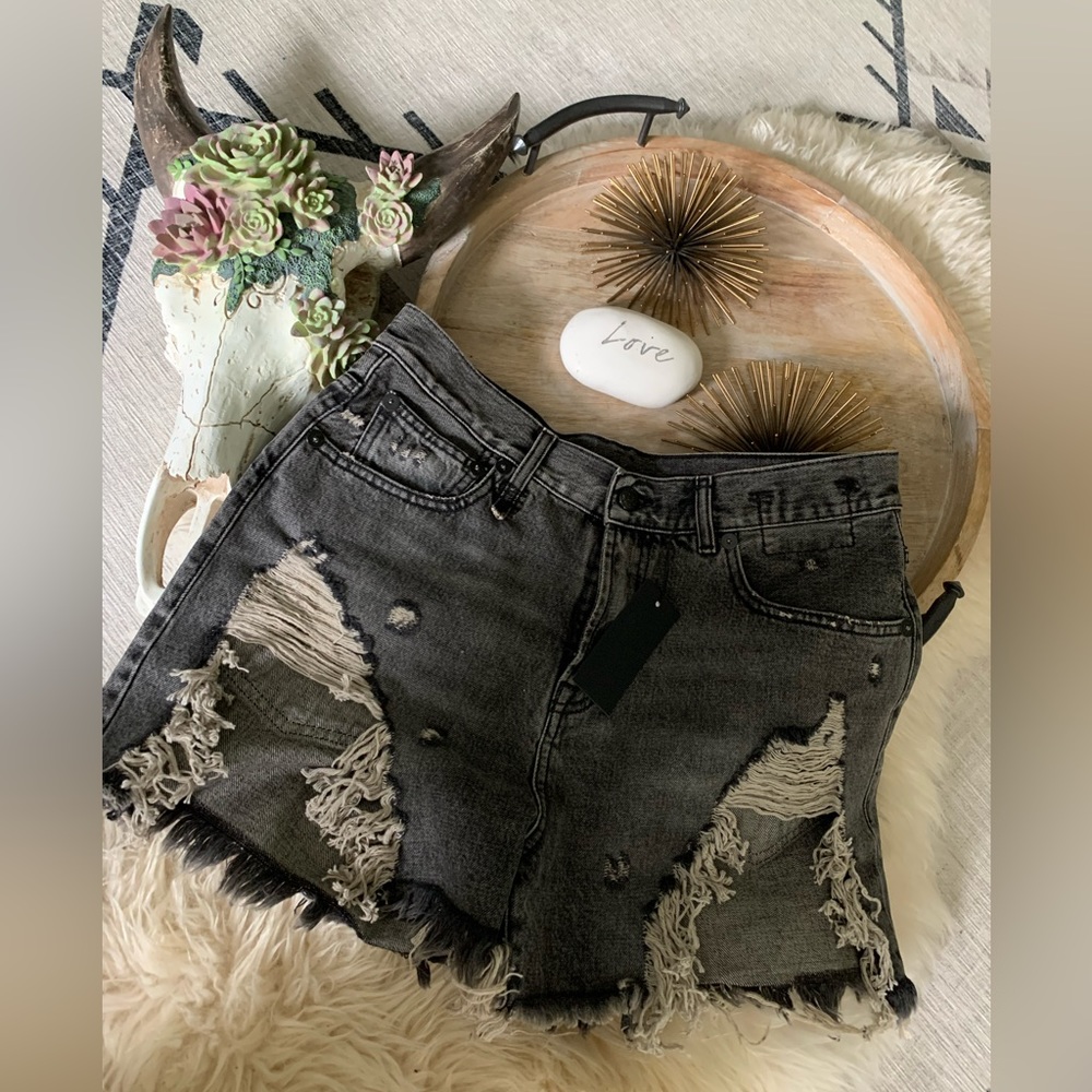 R13 shredded slouch short